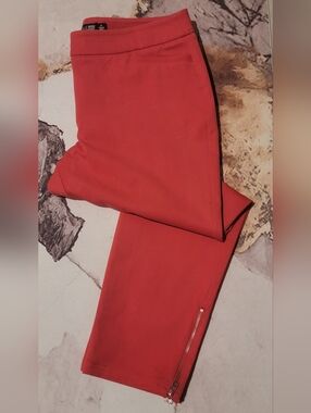 Women's Ankle Crop Pants in Coral Red